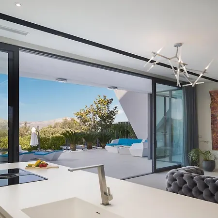 וילה Diamond Zrnovo